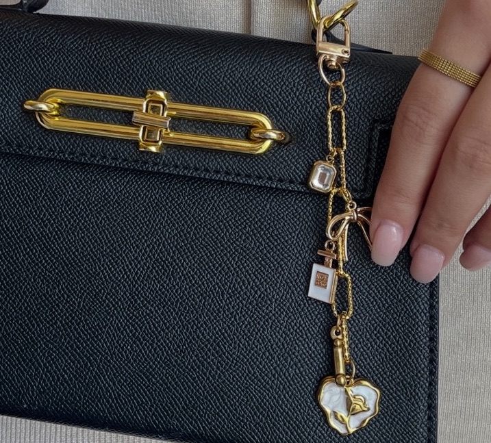 Drop chain bag charm style